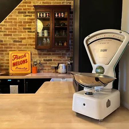 Riverside Mews - High Street Feriehus