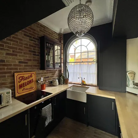 Riverside Mews - High Street * Yarm