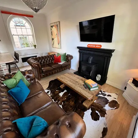 Holiday home Riverside Mews - High Street