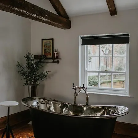 Riverside Mews - High Street * Yarm