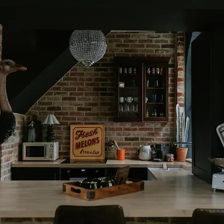 Riverside Mews - High Street Holiday home