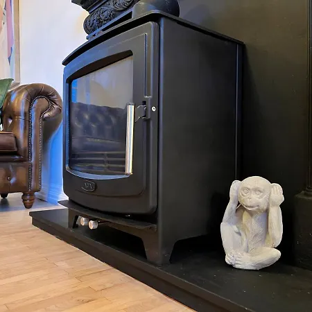 Riverside Mews - High Street